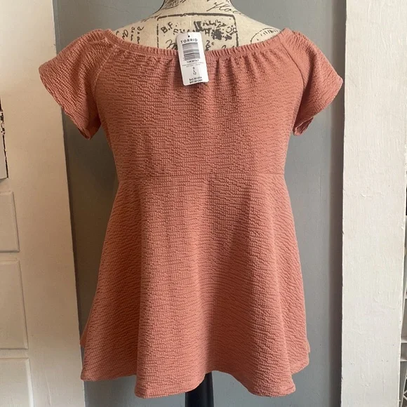Torrid Dusty Pink Textured Smocked Off Shoulder Babydoll Top CrissCross Surplice - Picture 6 of 10